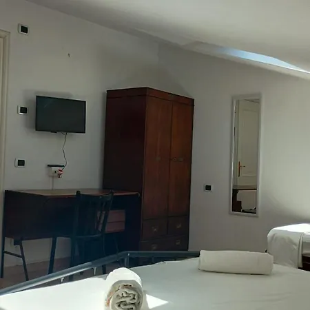 Fratti Nocleg ze śniadaniem Viareggio